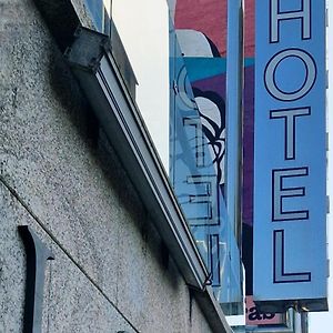 La Suite Hotel